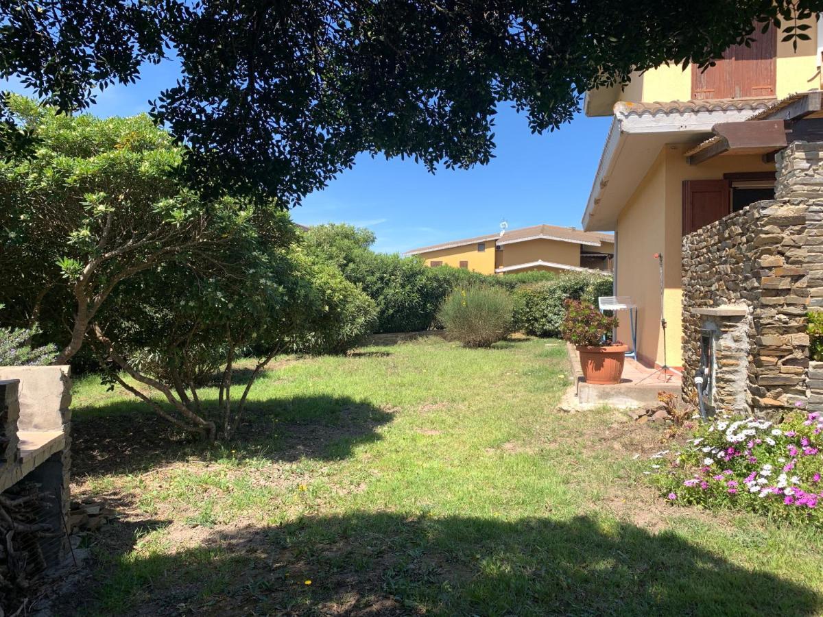 L' Elicriso, A Pochi Passi Dal Mare Con Giardino Privato - The Elicriso, A Few Meters From The Sea, With Private Garden Lejlighed Stintino Eksteriør billede